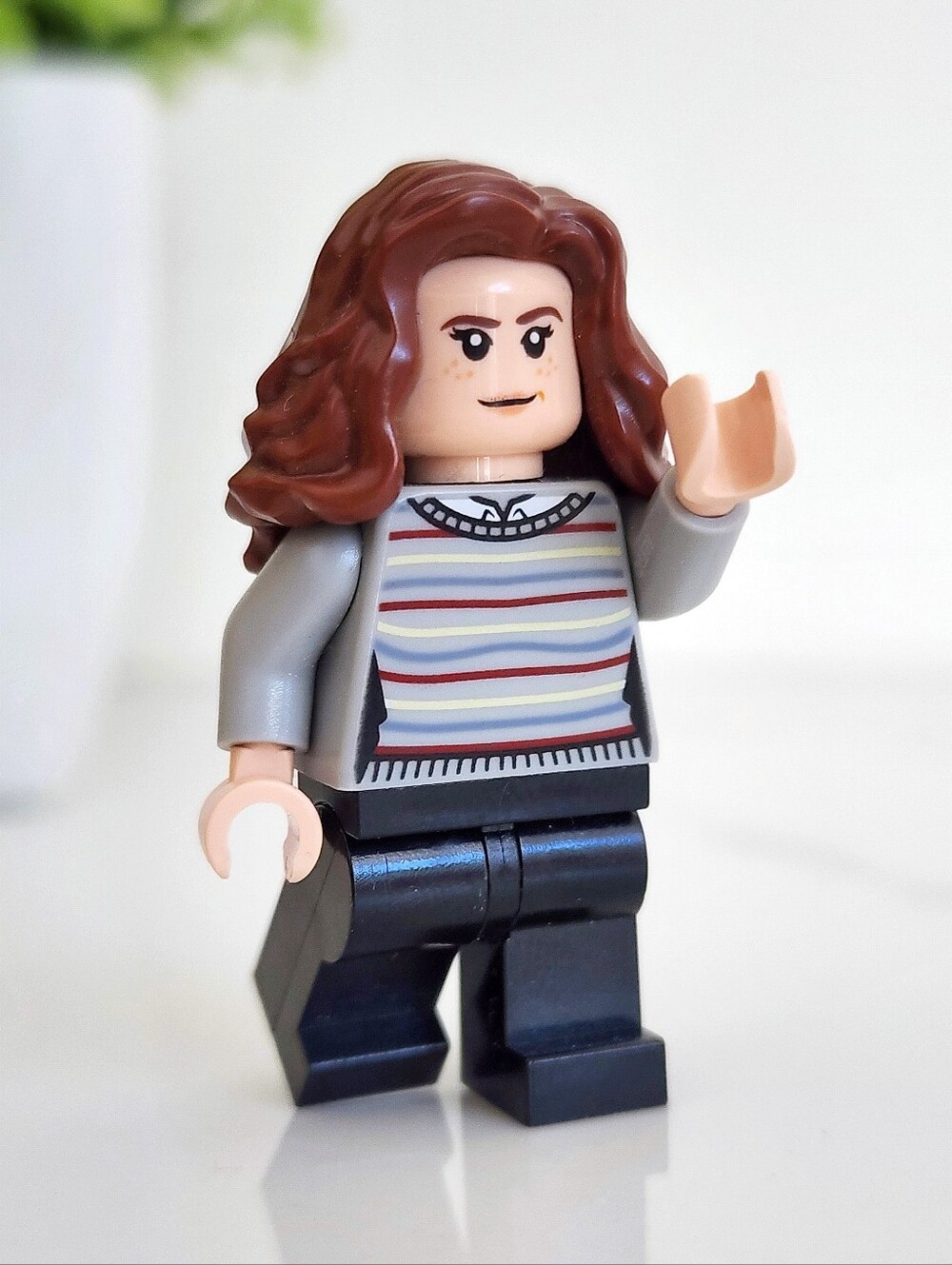 🩶 Authentic LEGO ~ Hermione Granger ~ Minifigure Gray Striped Sweater HP 1.25"